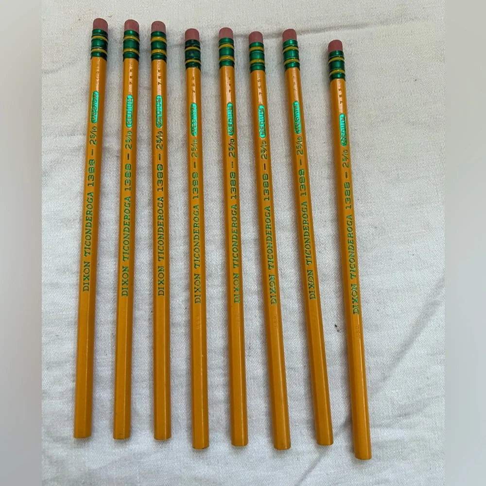 8 Dixon Ticonderoga 1388 Pencils 2 5/10 Medium Vintage USA
